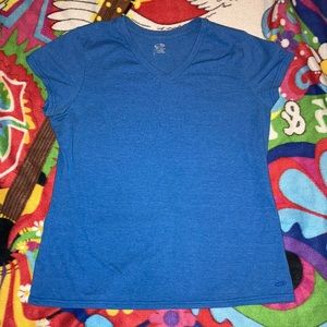 🦩Champion C9 blue vneck shirt size L. EUC
